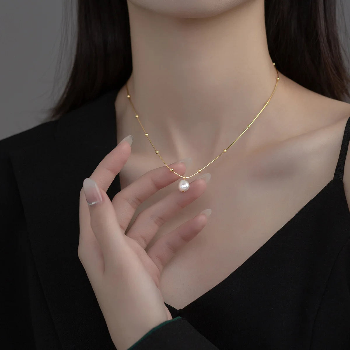 Lustrous Pearl Drop Necklace – S925 Sterling Silver (Gold / Silver)