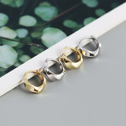 Krenaeminimalist Siena Wave Huggie Hoops – S925 Sterling Silver (Gold / Silver Plating)
