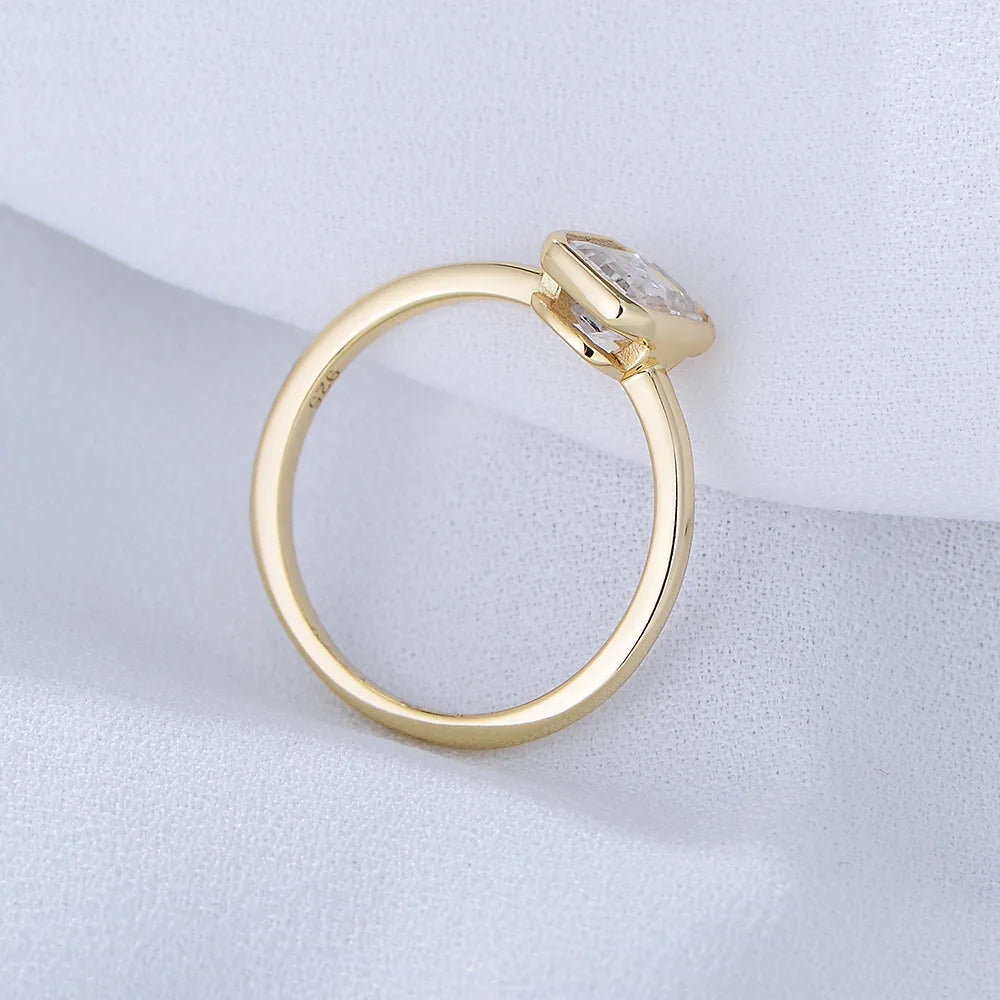 Clara Emerald-Cut Solitaire Ring – S925 Sterling Silver (Gold / Silver Plating)