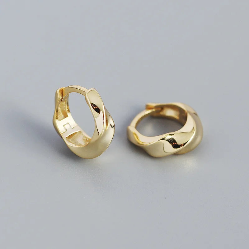 Krenaeminimalist Siena Wave Huggie Hoops – S925 Sterling Silver (Gold / Silver Plating)