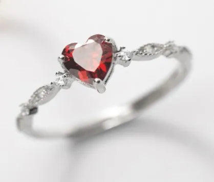 Scarlett Heart Gem Ring – S925 Sterling Silver (Gold / Silver Plating)