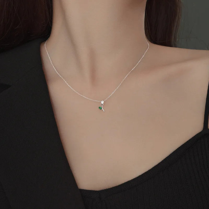 Blooming Elegance Tulip Necklace – S925 Sterling Silver (Gold / Silver)
