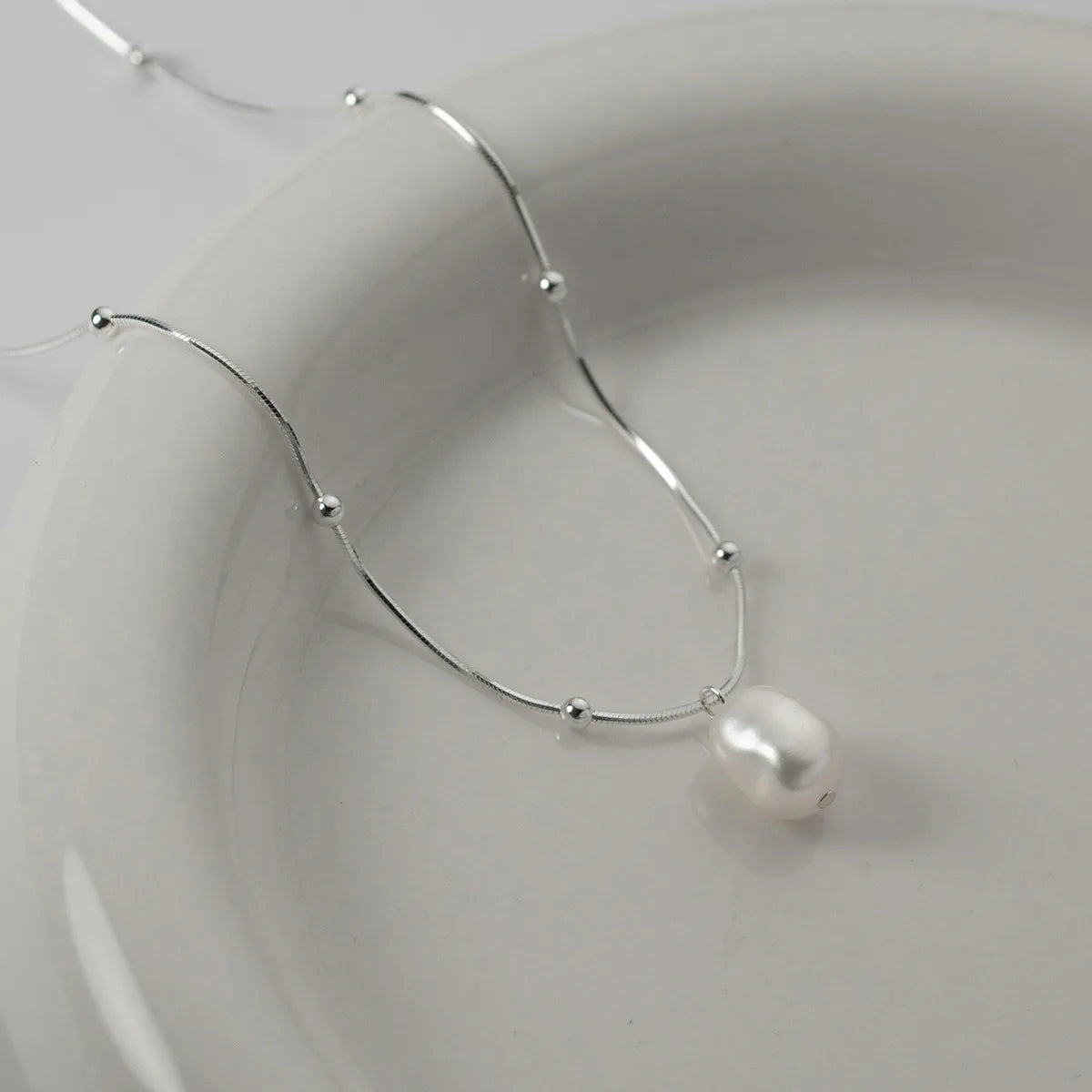 Lustrous Pearl Drop Necklace – S925 Sterling Silver (Gold / Silver)