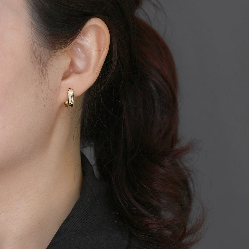 Krenaeminimalist Square Edge Huggie Hoops – S925 Sterling Silver (Gold / Silver Plating)