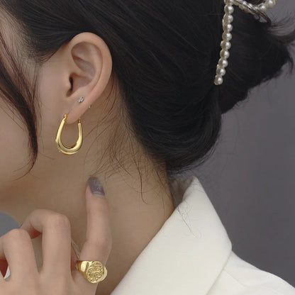 Krenaeminimalist Sahana Sculpted Drop Hoops – S925 Sterling Silver (Gold / Silver Plating)