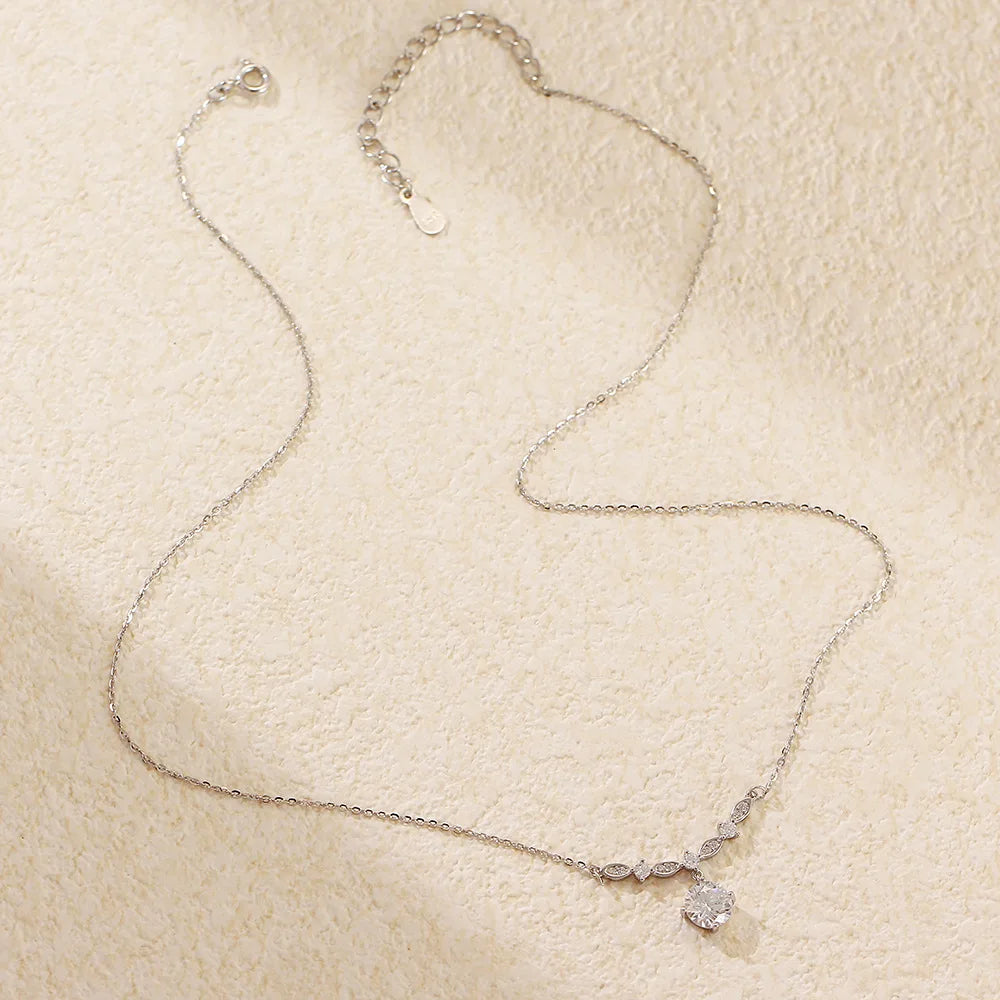 Crystal Elegance Necklace – S925 Sterling Silver Pendant (Gold / Silver)