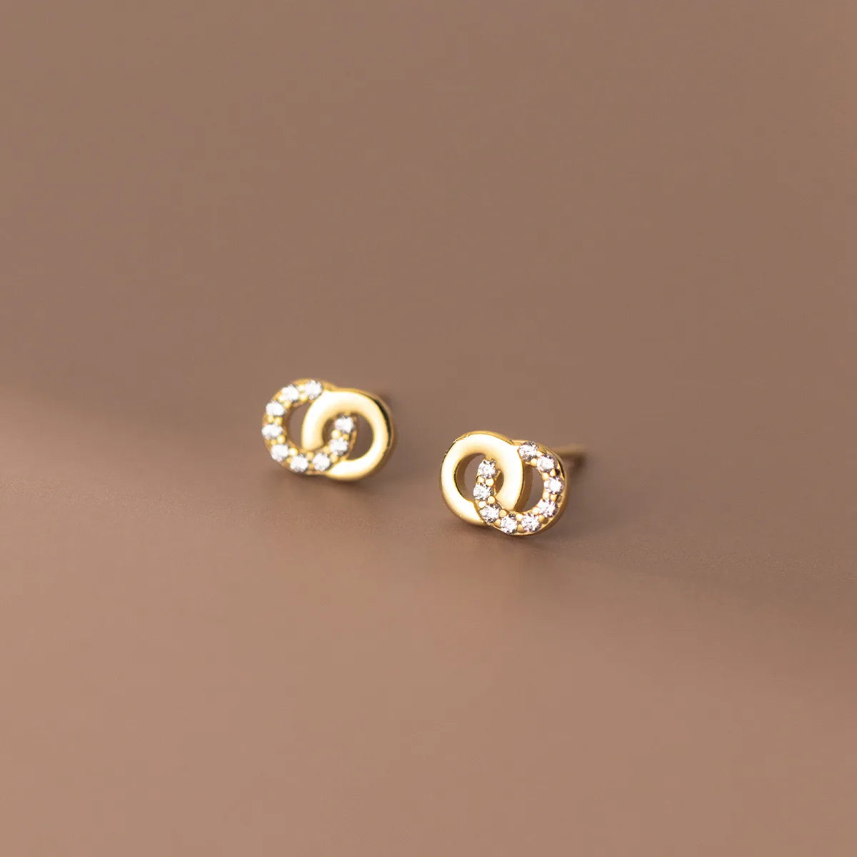 Krenaeminimalist Crystal Interlock Knot Studs – S925 Sterling Silver (Gold / Silver Plating)