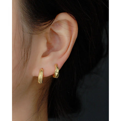 Krenaeminimalist Siena Wave Huggie Hoops – S925 Sterling Silver (Gold / Silver Plating)