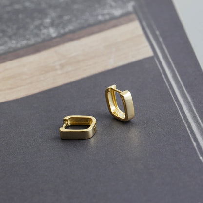 Krenaeminimalist Square Edge Huggie Hoops – S925 Sterling Silver (Gold / Silver Plating)