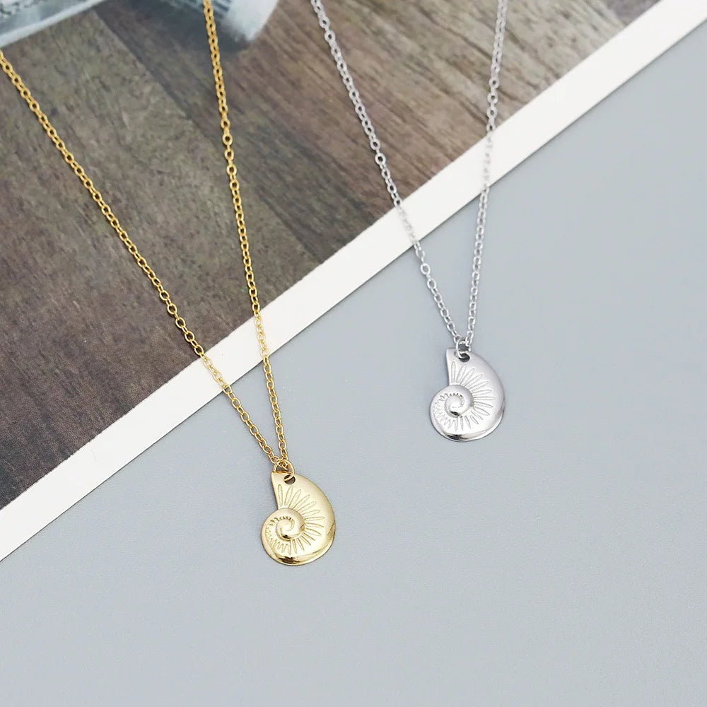 Golden Spiral Shell Necklace – S925 Sterling Silver (Gold / Silver)