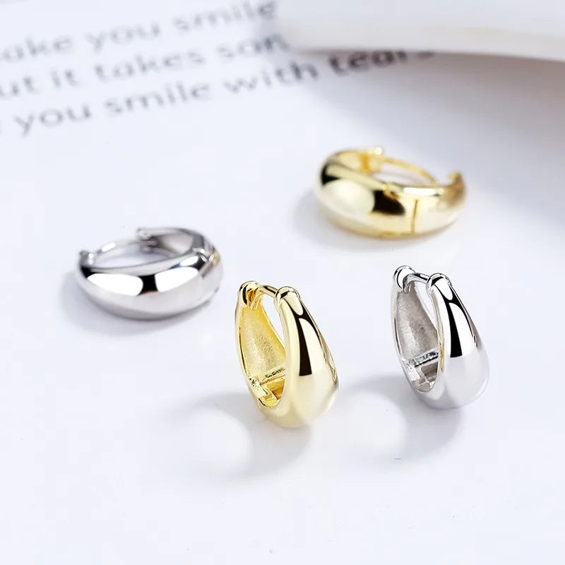 Krenaeminimalist Bold Curve Huggie Hoops – S925 Sterling Silver (Gold / Silver Plating)